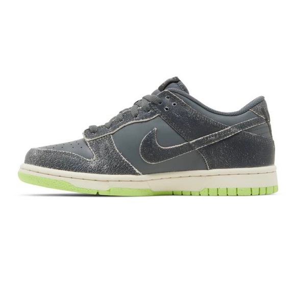 Nike Dunk Low SE GS 'Halloween Cauldron' DQ6215 001 - Picture 9 of 9